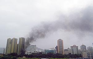 兰州静宁路山字石商住综合楼起火24间房子被烧毁(图2)