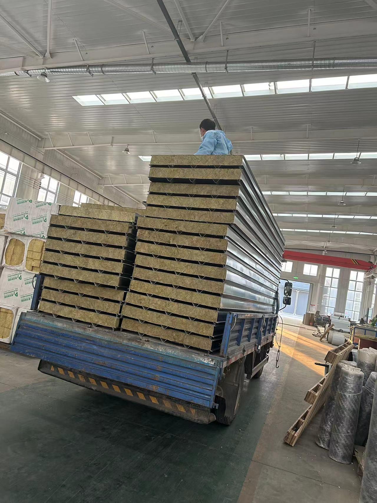 彩钢岩棉夹芯复合板的产品特性编辑播报特点(图8)