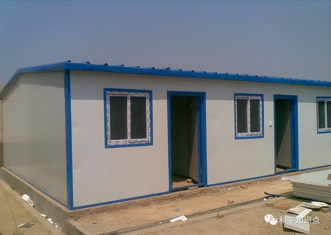 彩钢瓦房有什么致命缺点？以至于它只能落得被强行拆除(图1)