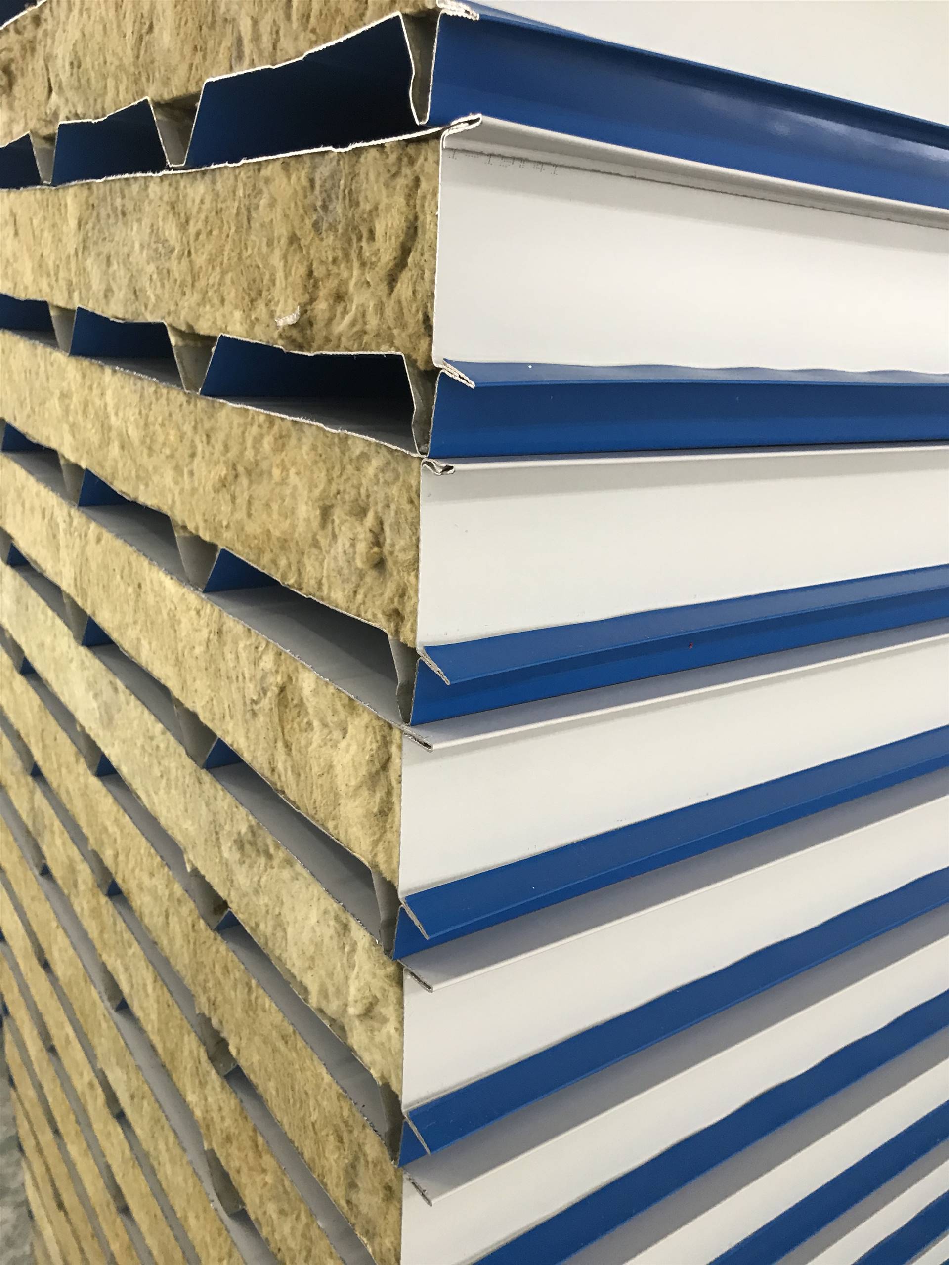 彩涂夹芯板芯材材的特点及特点(图10)