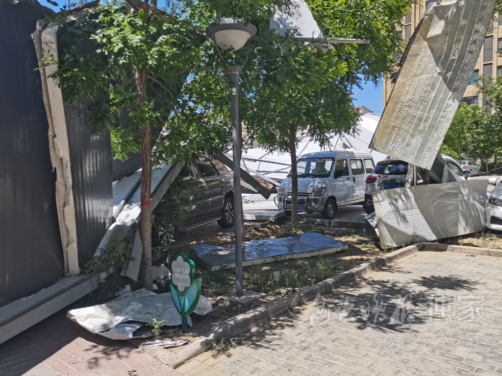 大风让青山区阳光上城十几户业主有些痛苦(图5)