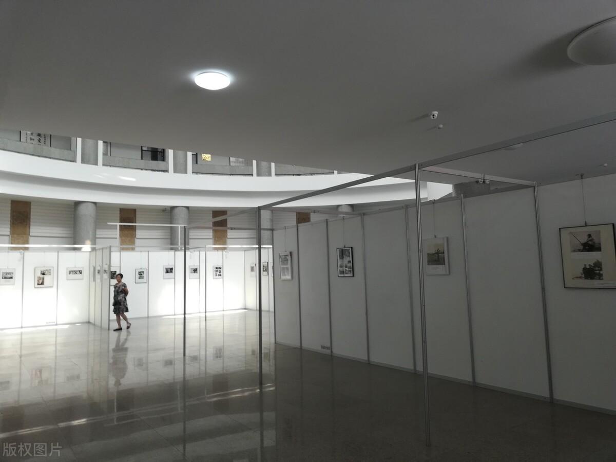 彩钢夹芯板隔墙的特点及其安装注意事项!!(图2)