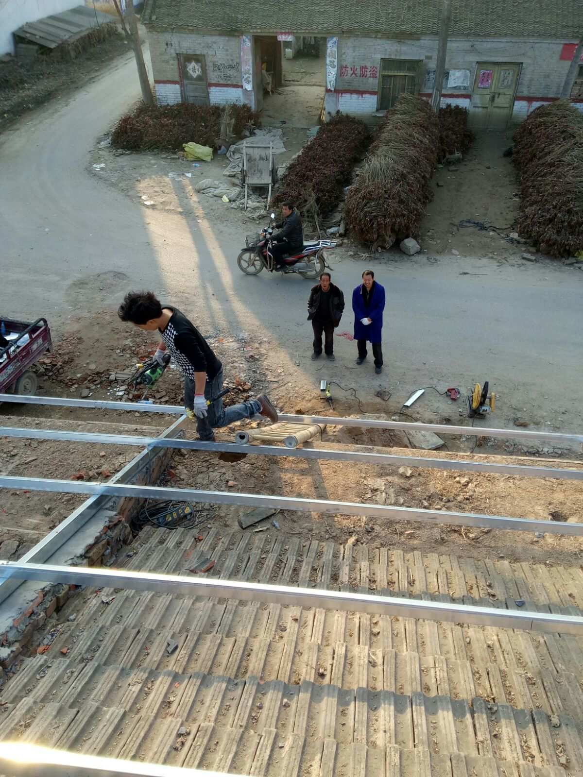 彩钢瓦房的四大缺点，你知道吗？(图1)