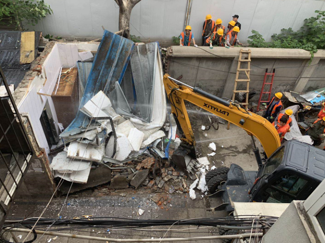 天坛西里十号院一号楼下违建被责令改正通知书(图4)