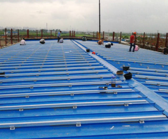 彩钢厂房彩钢屋面渗漏难防治原因及典型特点分析！(图4)