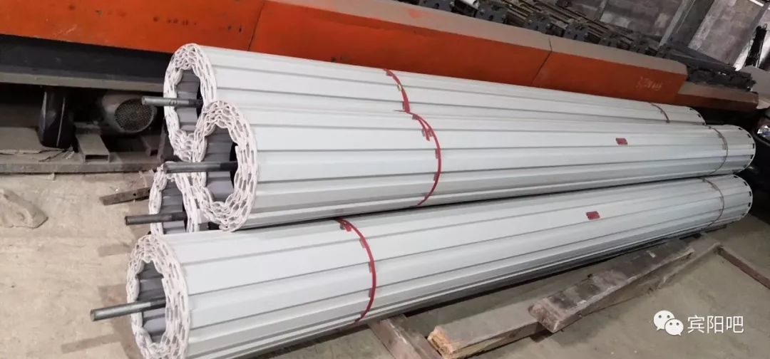 揭秘卷闸门的“内幕”，劣质彩钢板很薄(图10)