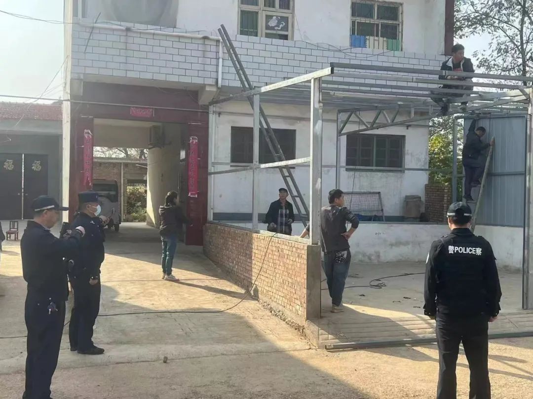 （平安二号·百日攻坚）洛宁法院强制拆除一处违规搭建彩钢房(图7)