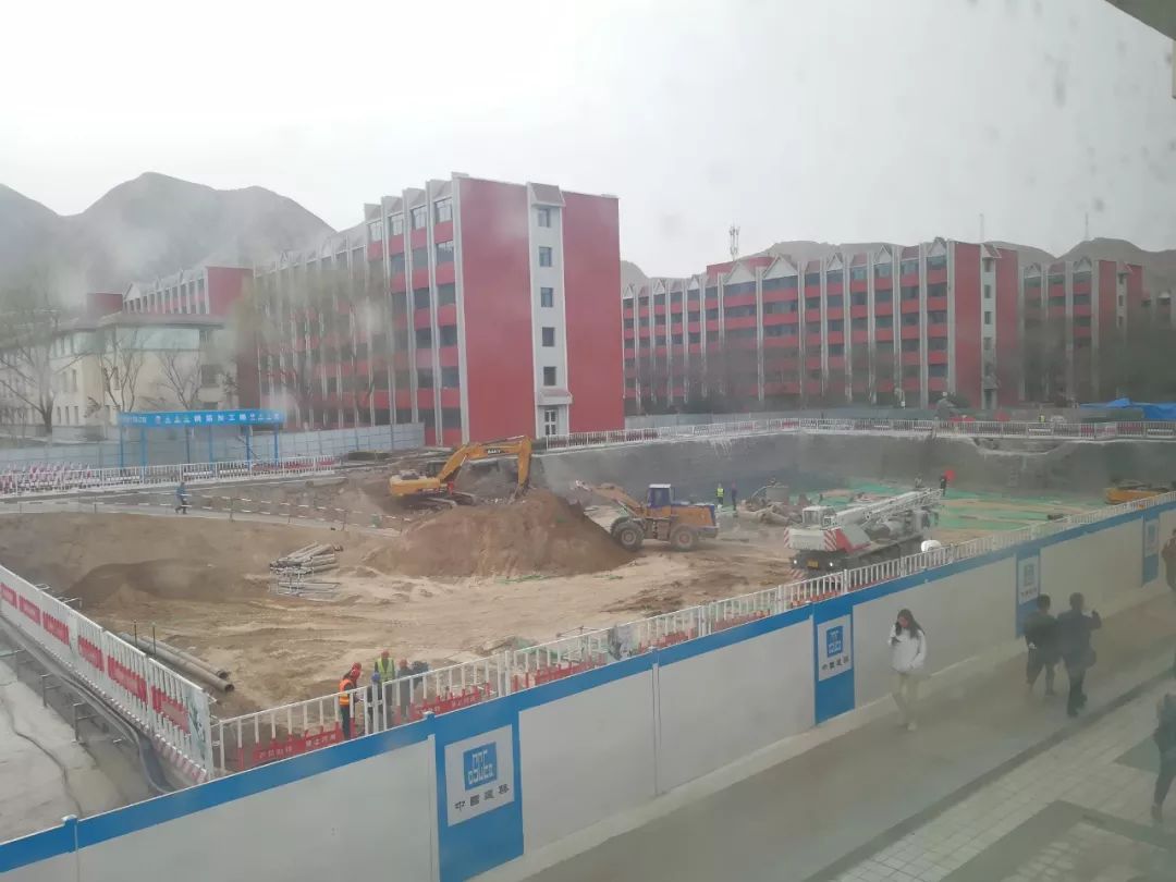 视野广场南部原部分商户迟迟没有搬走(图7)