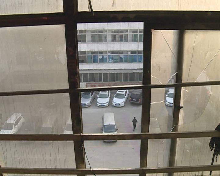 彩钢房板 太原一小区凌晨发生火灾胳膊粉碎性骨折(图6)