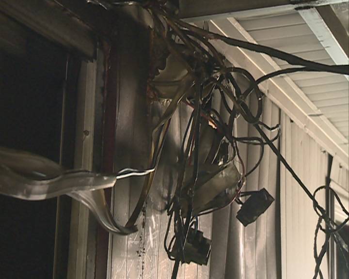 彩钢房板 太原一小区凌晨发生火灾胳膊粉碎性骨折(图8)