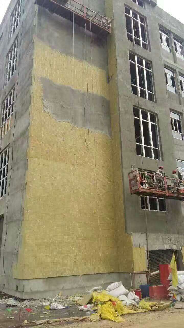 “外墙脱落”工程事故频频引发火灾事件进行分析(图4)