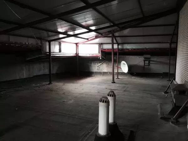 哈市一小区楼顶私建100㎡大棚居民担心地说(图9)