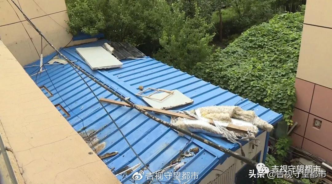 长春一门市房要出租彩钢房挡住安全通道房子出租(图2)