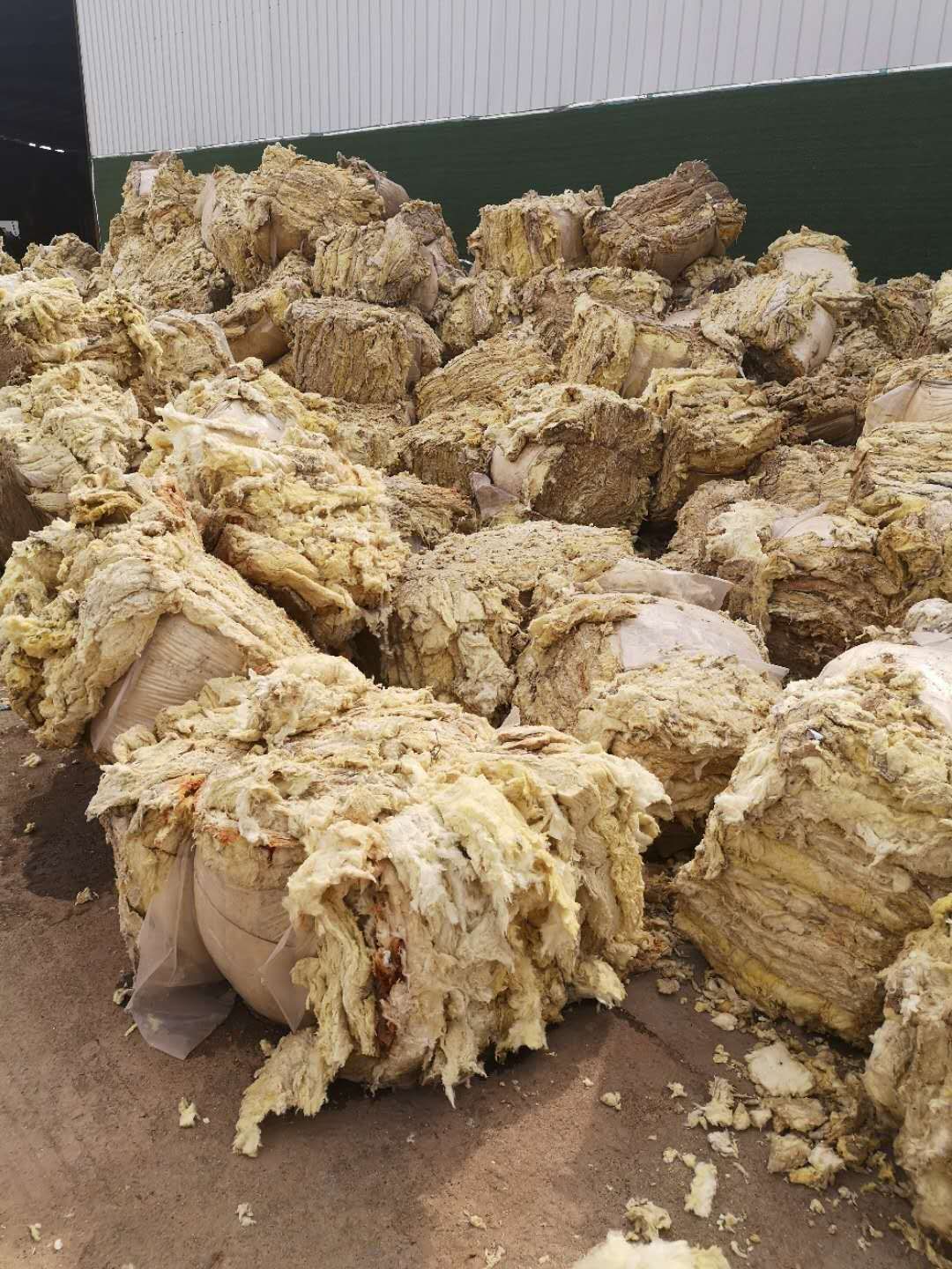 1000型双轴撕碎机在废岩棉板处理中的应用(图3)