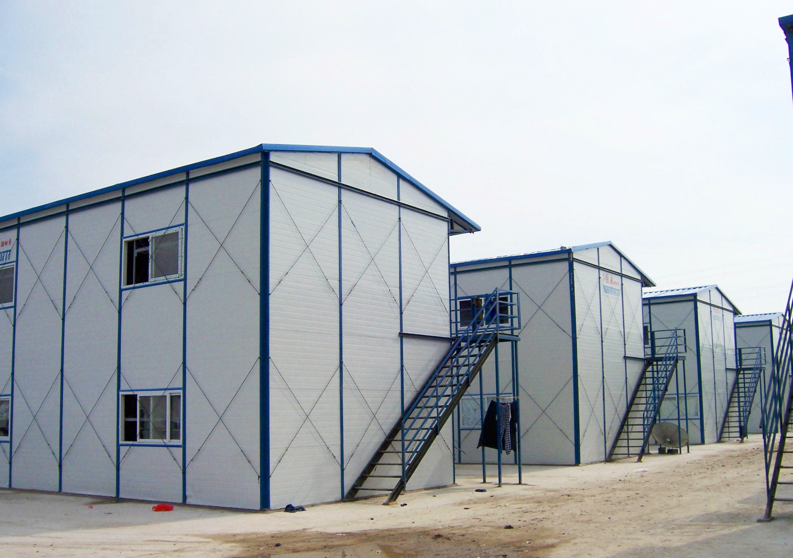 甘肃建投七建公司完成60间彩钢房建设安装(图9)