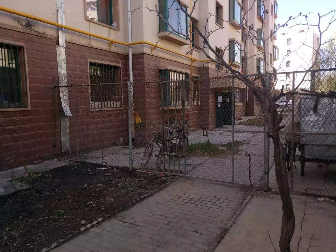 房屋产权办不了小区配套成泡影违法建筑遍地开花(图9)