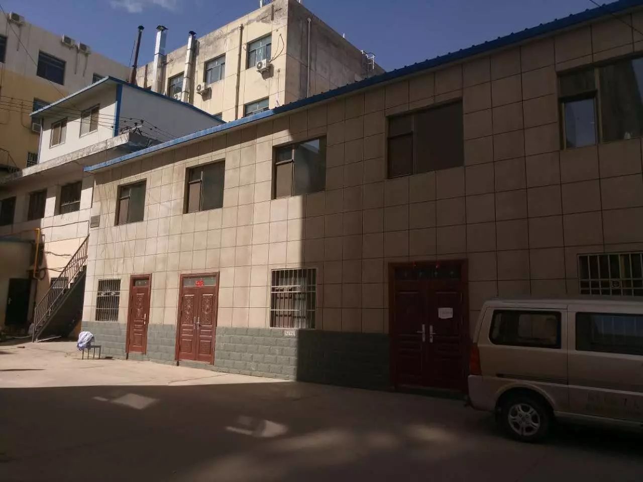 房屋产权办不了小区配套成泡影违法建筑遍地开花(图10)