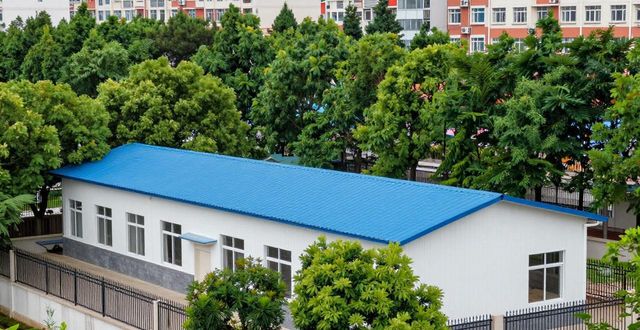 朝阳幼儿园私搭彩钢房，安全令人忧(图1)