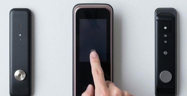 指纹锁缺点多,不如换机械锁或3D人脸锁(图1)
